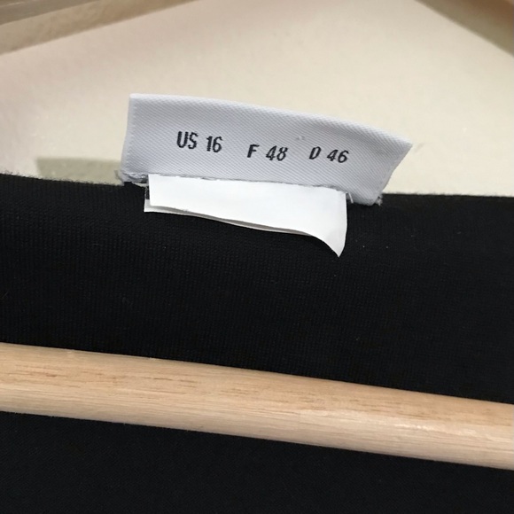 Akris • 16 • Square Neck Solid Black Top - Picture 6 of 6